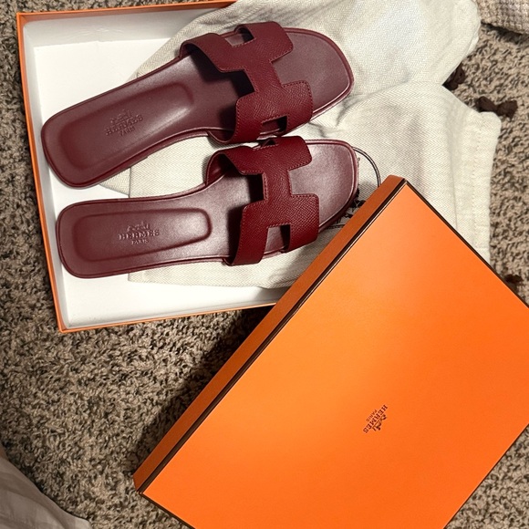 Women's Burgundy Sandals - Picture 2 of 7